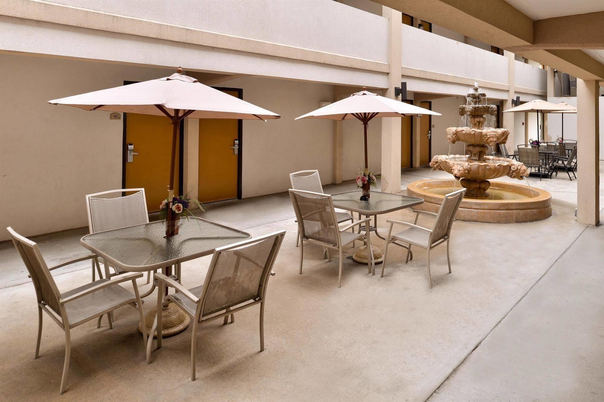 Magnuson Hotel Nashville North Гудлетсвилл Экстерьер фото